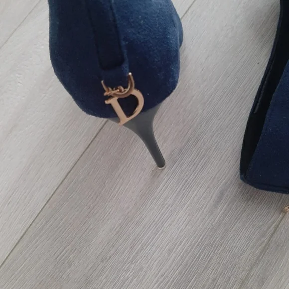 Pumps - Picture 3 of 3